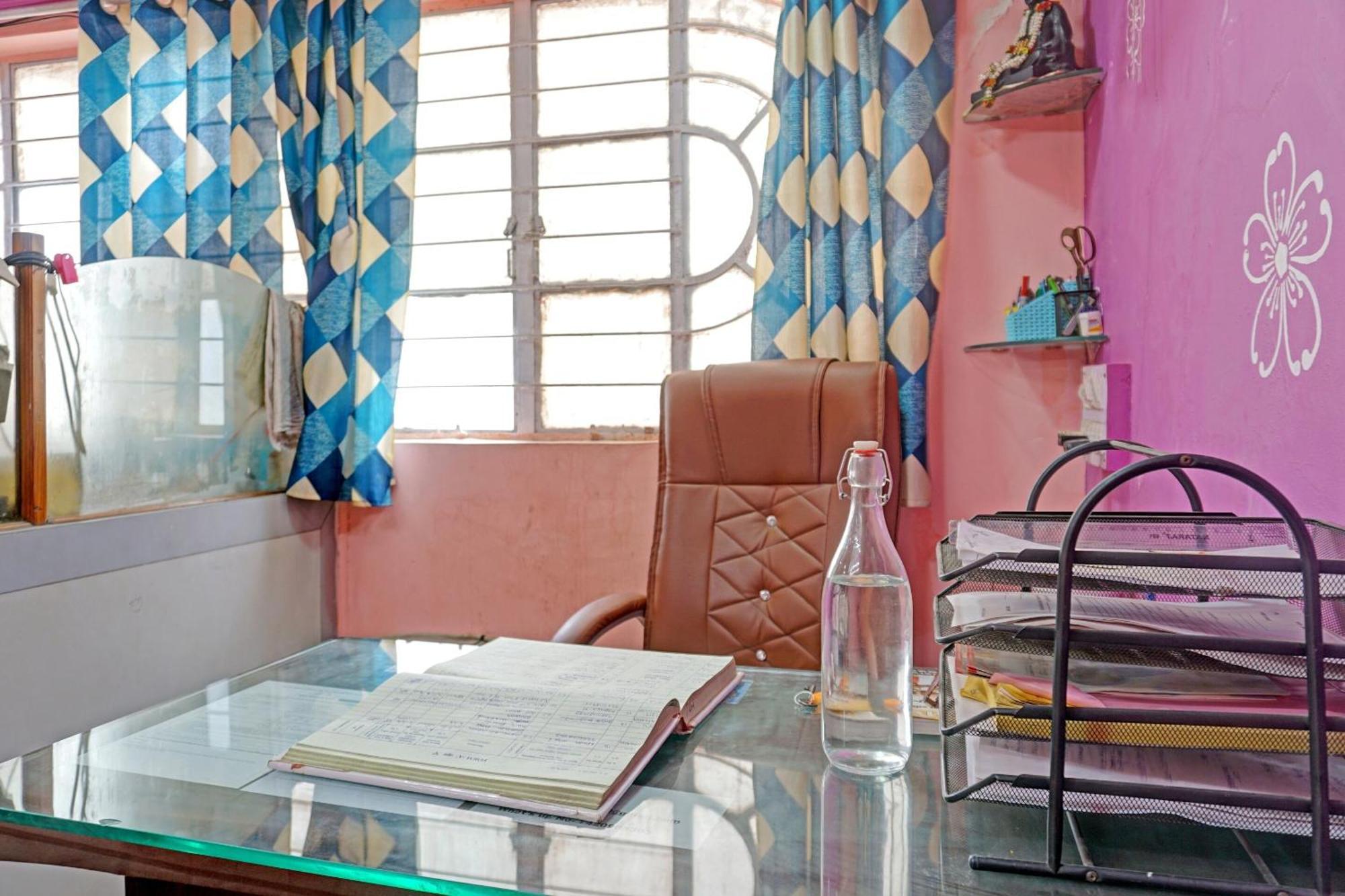 Spot On Hotel Prakash Residency, Near Hanuman Gym Ajmera Colony, Pimpri Ngoại thất bức ảnh
